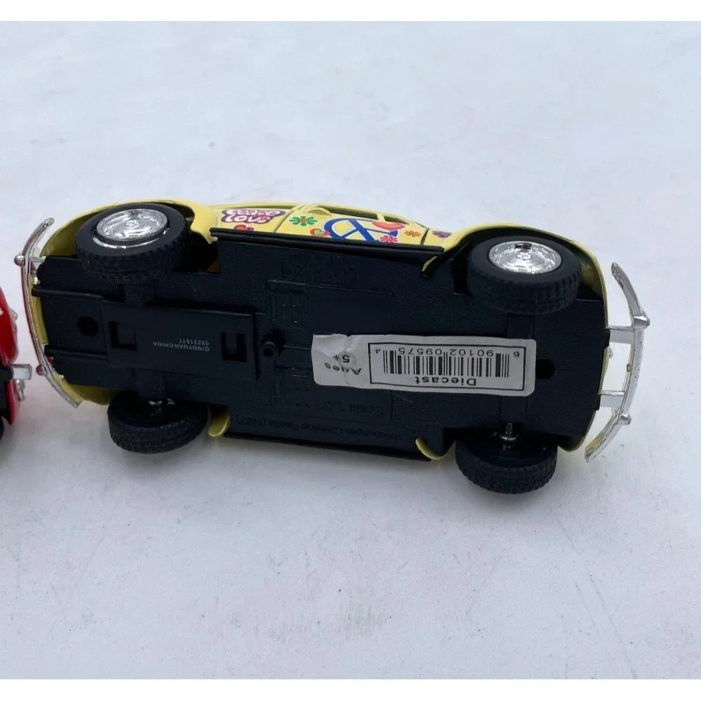 Lot of 2 Kinsmart 1967 Volkswagen Beetles Peace Love Diecast Model 1:32 Red 5" - Picture 11 of 12